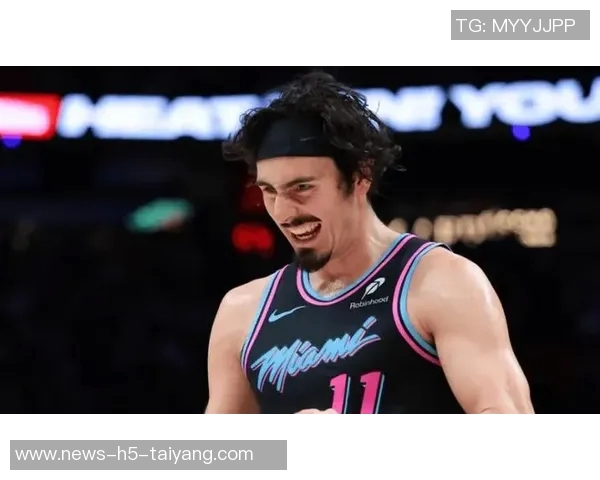 哈克斯因脚踝扭伤提前退场明日背靠背能否出战待定