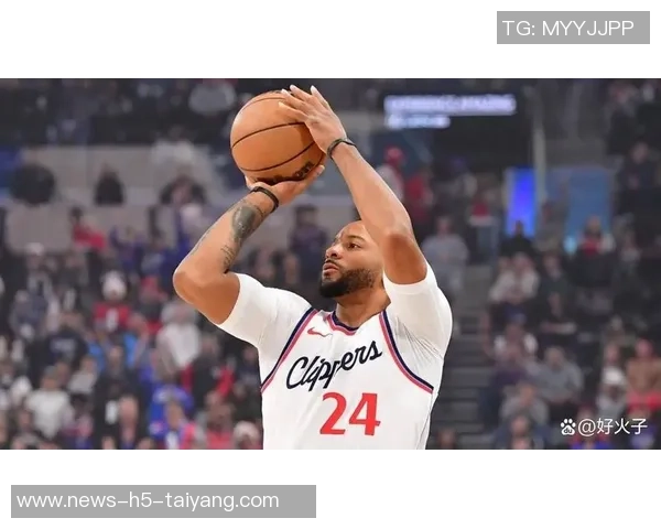 鲍威尔本赛季表现惊艳场均245分三项命中率均超四成 鲍威尔本赛季表现惊艳场均245分三项命中率均超四成