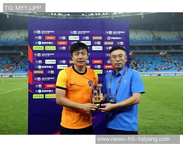 郑龙成功转型成为青岛海牛助理教练开启新篇章